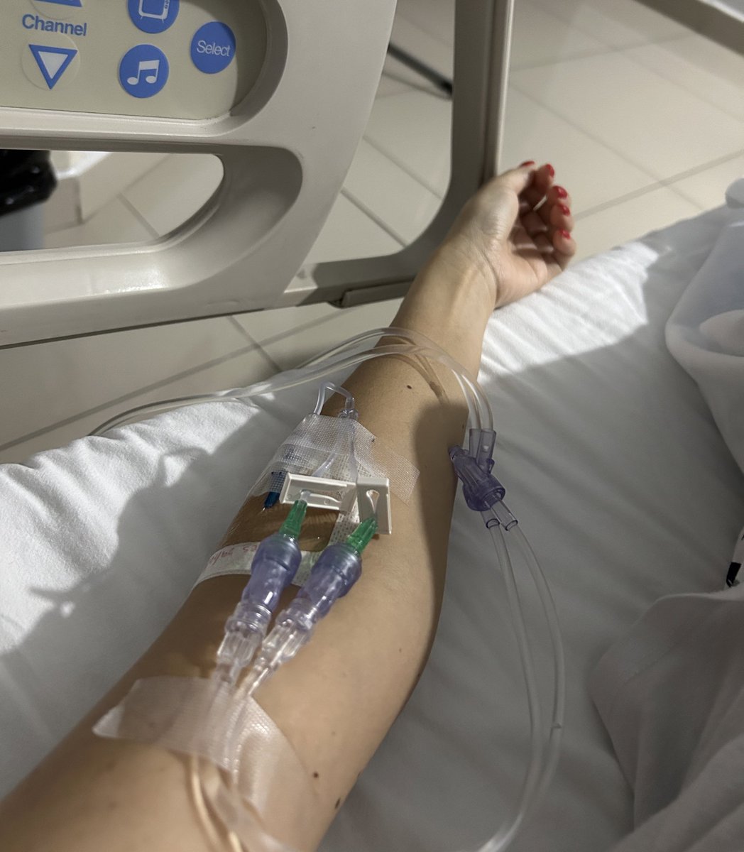 Así termine, después de comerme unos espaguetis con pollo en salsa Alfredo en #PicnicSteakHouse