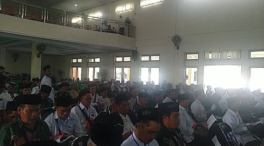 pcnumajalengka's tweet photo. Sidang Pleno I 
membahas Tata Tertib Konferensi Cabang VIII PENGURUS CABANG @nahdlatululama Kan. Majalengka Dipimpin oleh Perwakilan Pengurus Wilayah NU Jawa Barat @nujabar_online https://t.co/6ajc8oSPme
