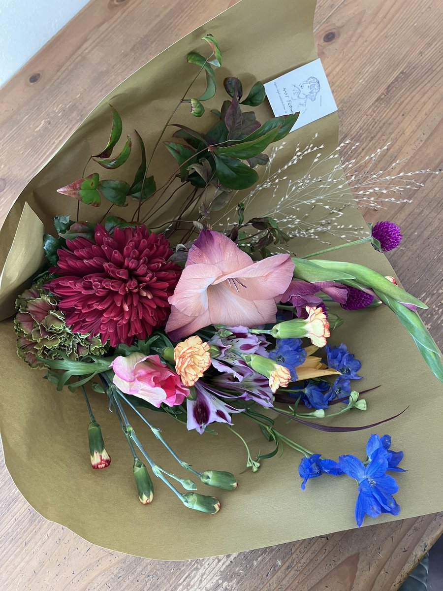 at80536270's tweet photo. 花のある年末年始💐
美咲さん、無事届きました!!
#TOCINMASH
#NOTFLOWER https://t.co/c2SeaG0uL8