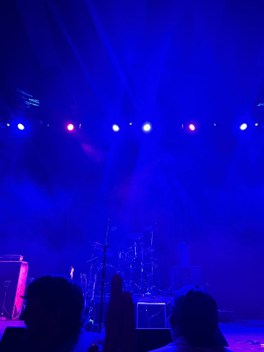 SukiKim2327's tweet photo. The best way to close off the year. 
Concert!!!🙌🤟🤘😎🎸
#yearendconcert #musiclover #adios2023 
#flowwithmp 
#thesamples https://t.co/yrfnGVnYTN