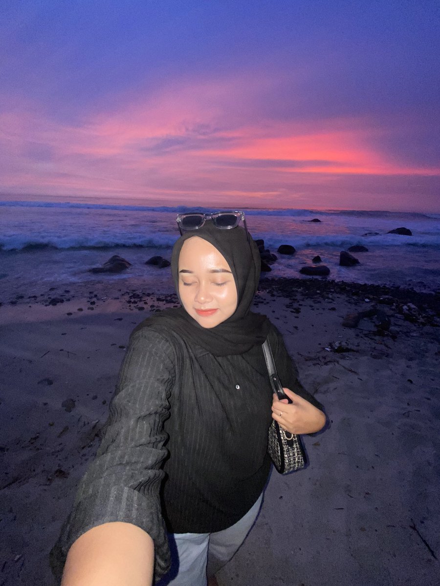 virginaseraa's tweet photo. twilight💟😈♒️ https://t.co/516MbT8NWE