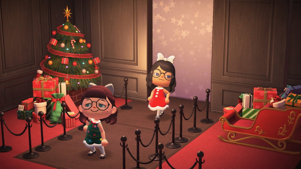 PrinceHyrule1's tweet photo. Holiday Fashion Show With Friends! #AnimalCrossing #ACNH #NintendoSwitch #ACNHWinterChallenge https://t.co/Bo5juQxdLr
