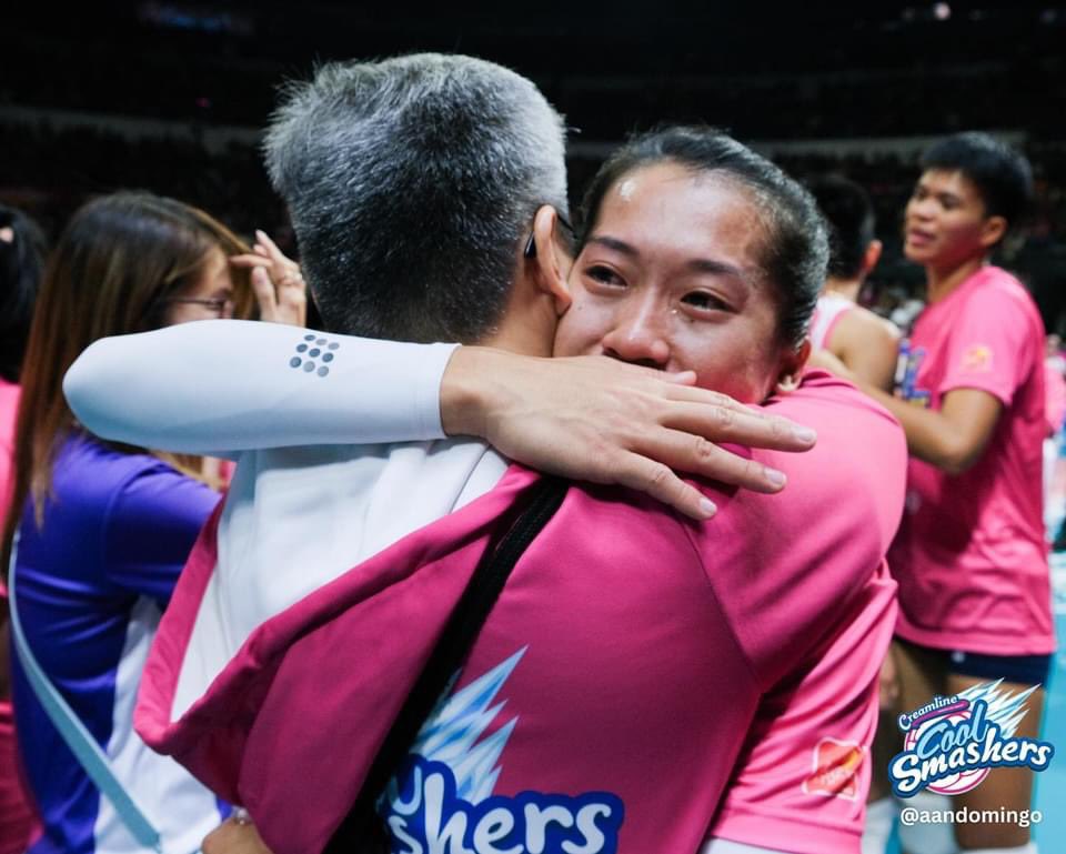 Choy1Lau's tweet photo. Ella is still strong woman. Dad is so freaking proud of her.

Pons’s victory on her PVL AFC pro debut 

Negrito stepped up and help the team to win.

Mafe Galanza’s pro league debut for CCS after one year few mos. she had limited playing time.

🥹🏆💘
📷aandomingo &amp; David John https://t.co/sHLSkBzelc