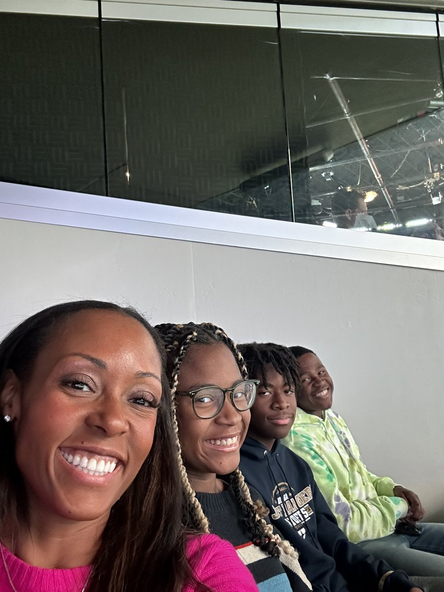 christa0730's tweet photo. Cotton Bowl Classic 2024 #LikeNoOther https://t.co/SThIIPO7Rt