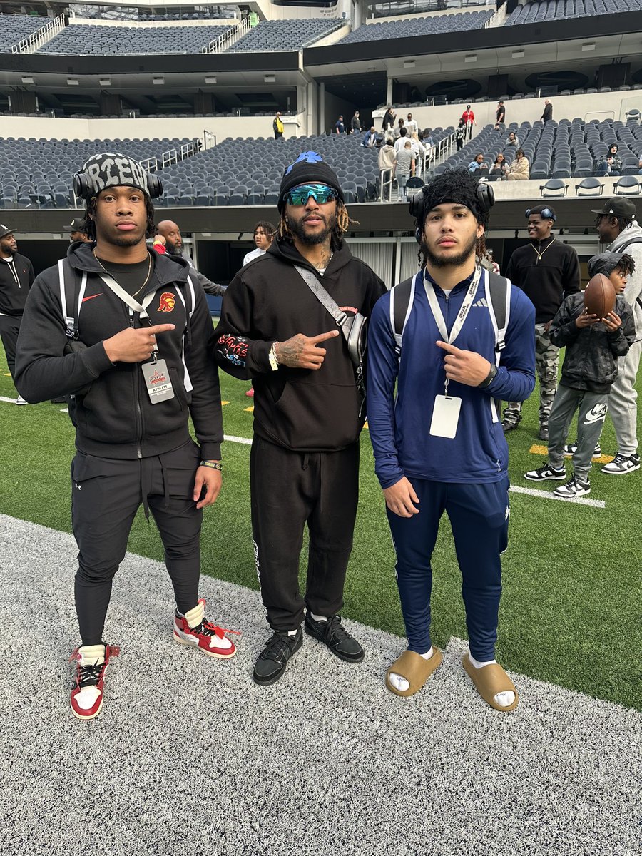 Robographyy tweet media