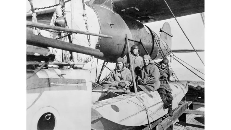 's tweet image. Antártida: como aviões permitiram conquista – e por que continente é disputado até hoje - BBC News Brasil - bbc.com/portuguese/art…

#aviação #exploração #Antartida @bbcbrasil