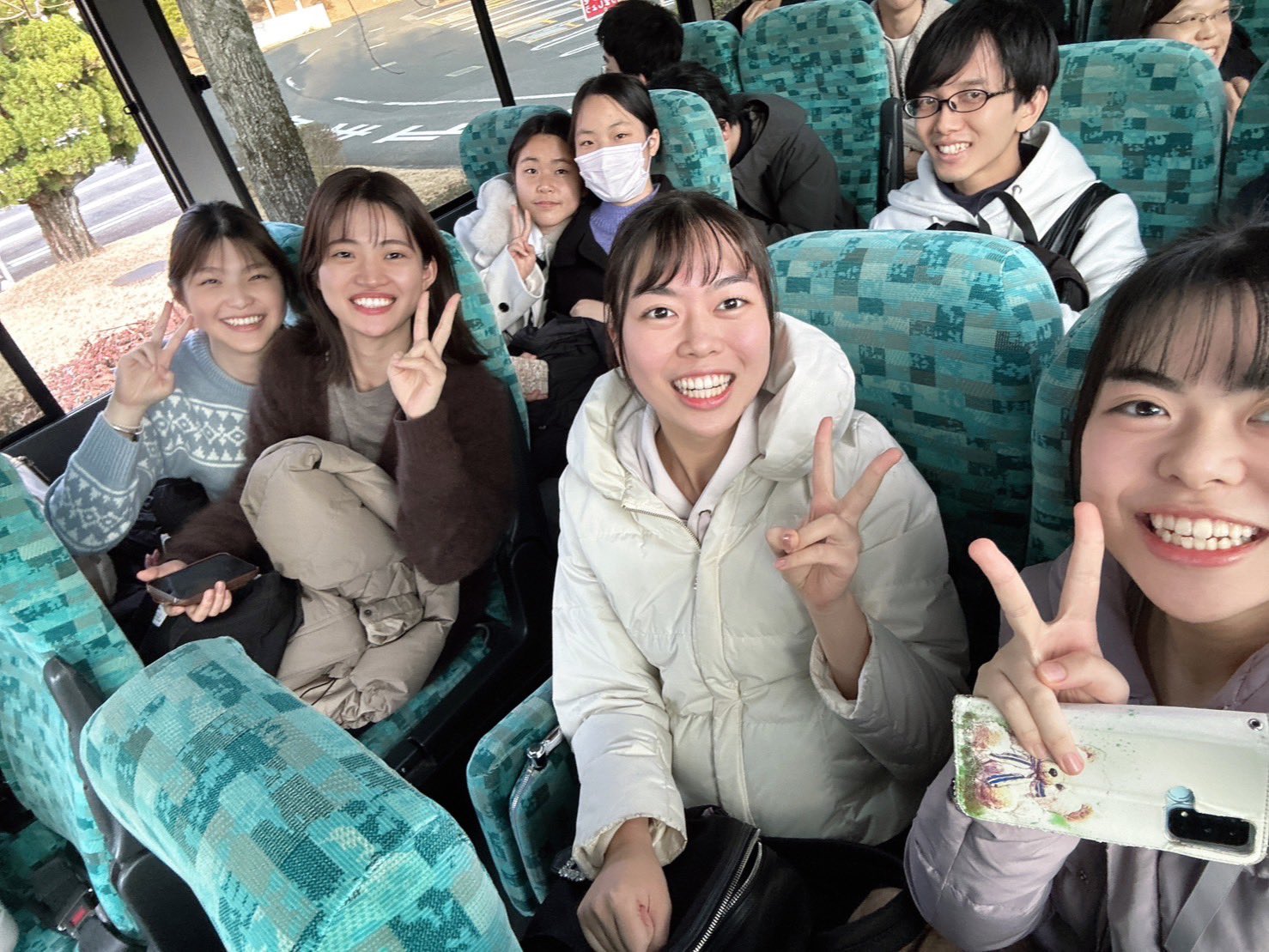 Four leading female Japanese go professionals on a bus, 2023 (Image credit: Fujisawa Rina Twitter)