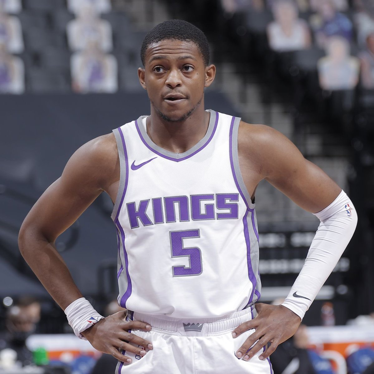 LegionHoops's tweet photo. De’Aaron Fox tonight:

31 POINTS
8 ASSISTS
6 REBOUNDS
3 STEALS
10/20 FGM
8/16 3PM

KINGS COMPLETE 23-POINT COMEBACK 🤯 https://t.co/633nUPjWDf