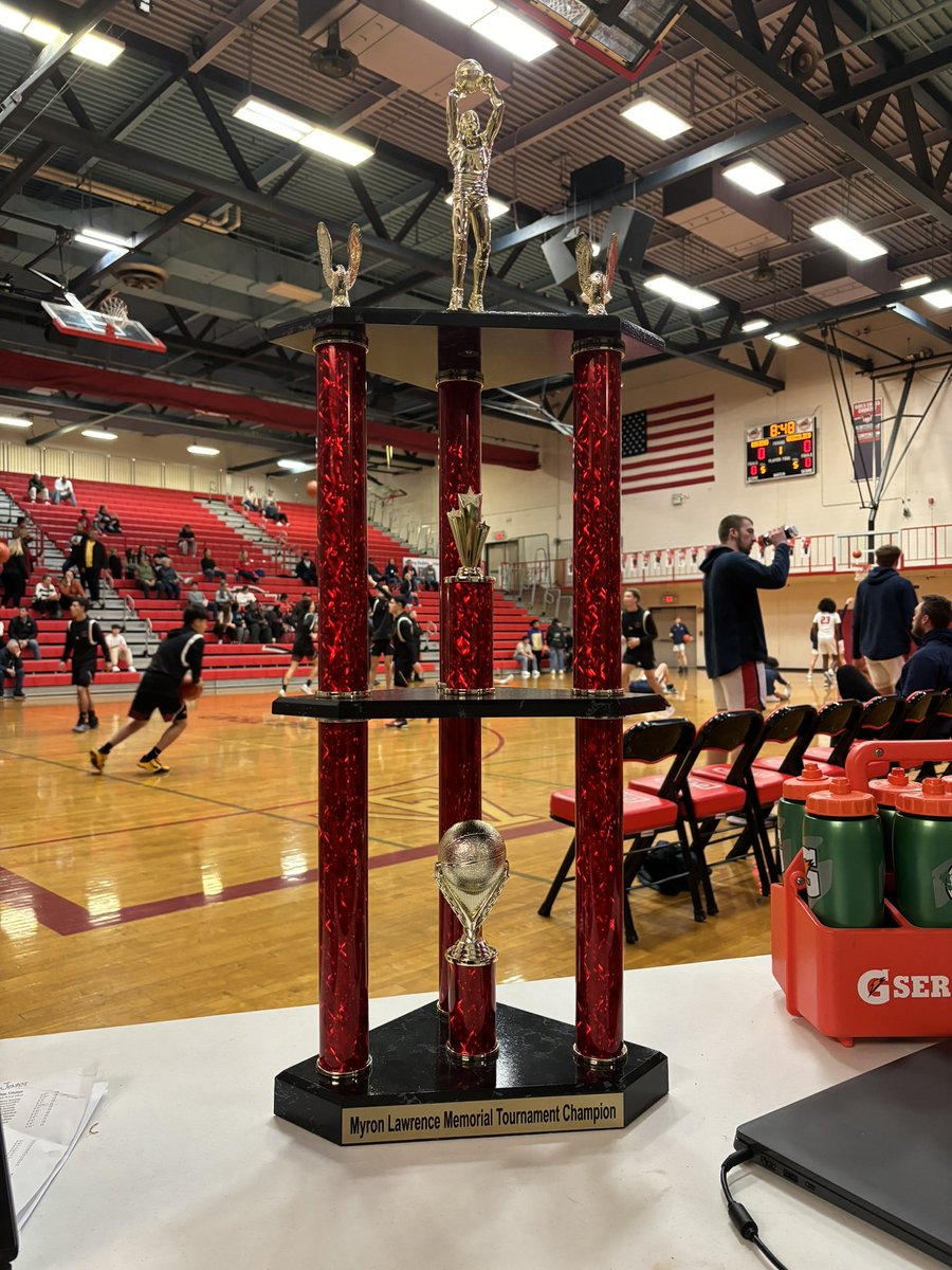Sunnyside vs. Juanita for the Championship of the Jameel Morton bracket starts in 7 minutes. Who’s taking home the trophy???