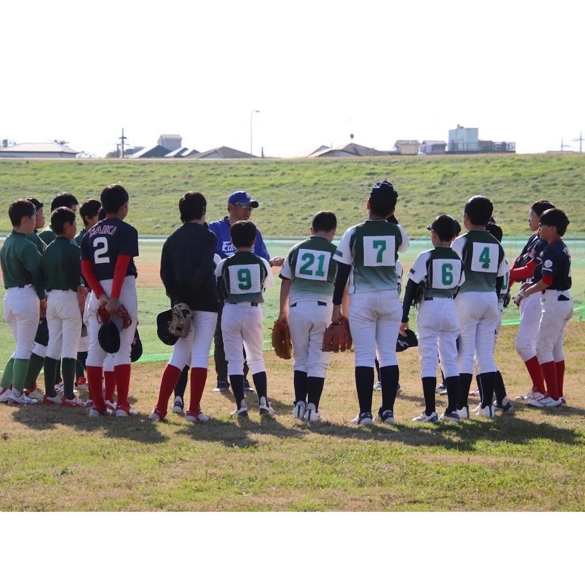 edgawaboys's tweet photo. 皆様、こんにちは！
12月10日、江戸川ボーイズグランドにて
小学校6年生を対象とした練習体験会が行われました⚾️
今回も沢山の選手が参加してくれました🙇🏻‍♀️✨
私も久しぶりにノックなど練習会の
お手伝いをさせて頂きました🙌🏻 https://t.co/Rng0n8ae7h