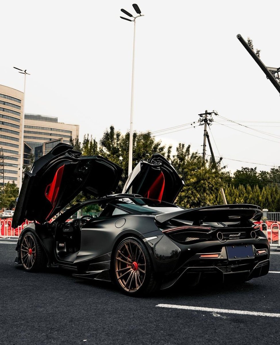 WorldWideCarsTM's tweet photo. McLaren 720s 🔥 https://t.co/dtT3oQLKk2