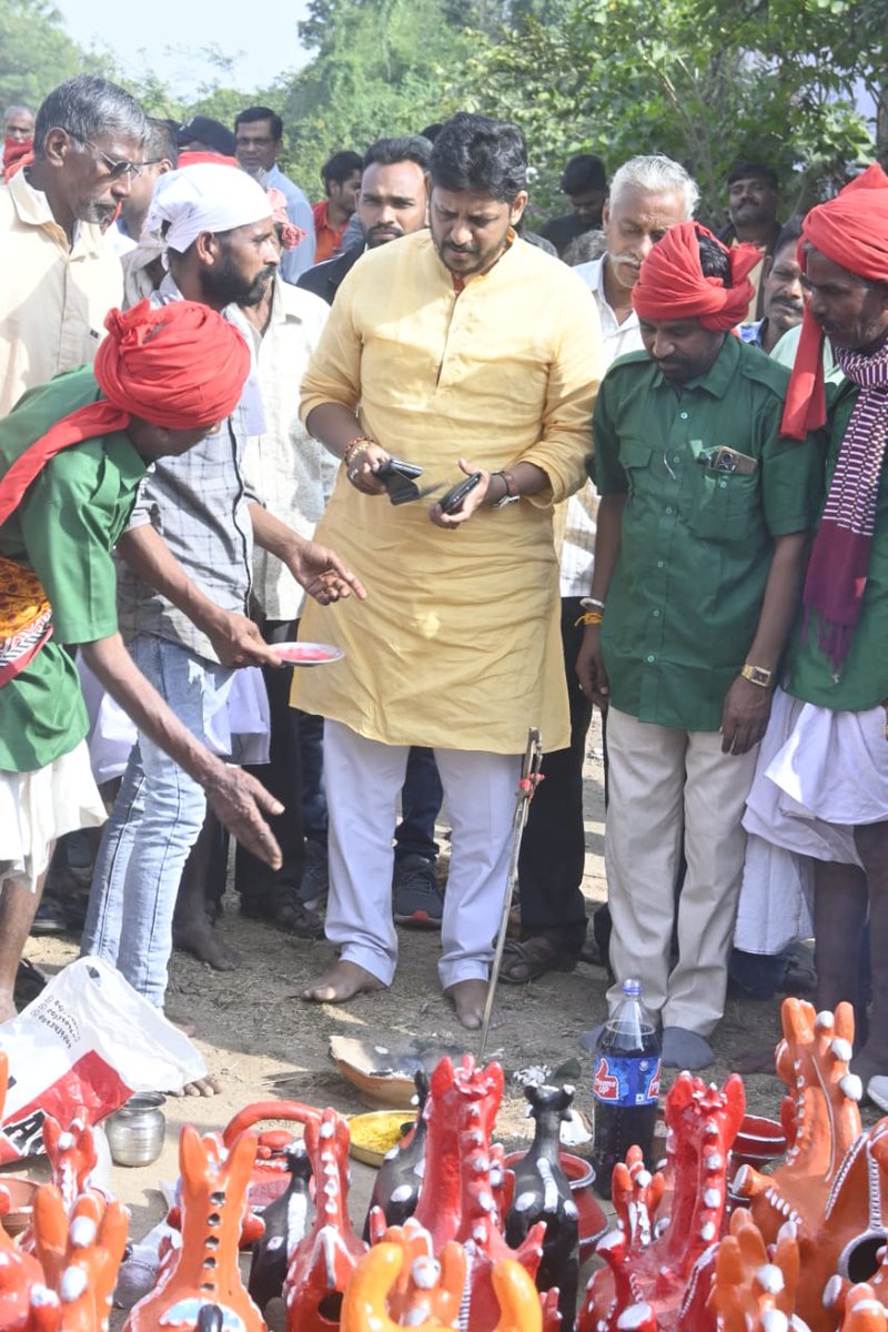 Adivasi Rathwa samaj praktuti puja <a href="/INCGujarat/">Gujarat Congress</a> <a href="/INCSandesh/">INC Sandesh</a> <a href="/priyankagandhi/">Priyanka Gandhi Vadra</a> <a href="/RahulGandhi/">Rahul Gandhi</a> <a href="/sarvodayasangam/">Sarvodaya Sangam</a> <a href="/srinivasiyc/">Srinivas BV</a>