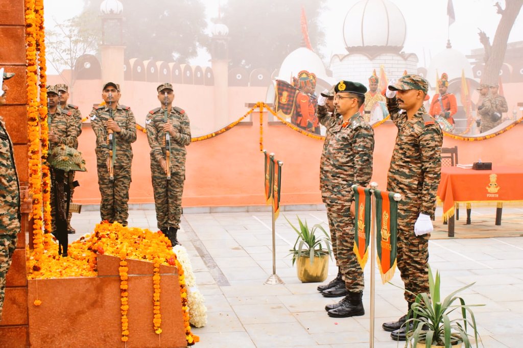 PRODefRjsthn's tweet photo. 52nd #NagiDay celebrated on 28th  Dec at #NagiWarMemorial
Solemn wreath laying ceremony attended by Serving personnel #AmoghDivision,Veterans &amp; hundreds of villagers from SriKaranpur &amp; Nagi 
Local villagers who had aided the #IndianArmy during #BattleOfNagi were also felicitated https://t.co/5kdsfiSXsY