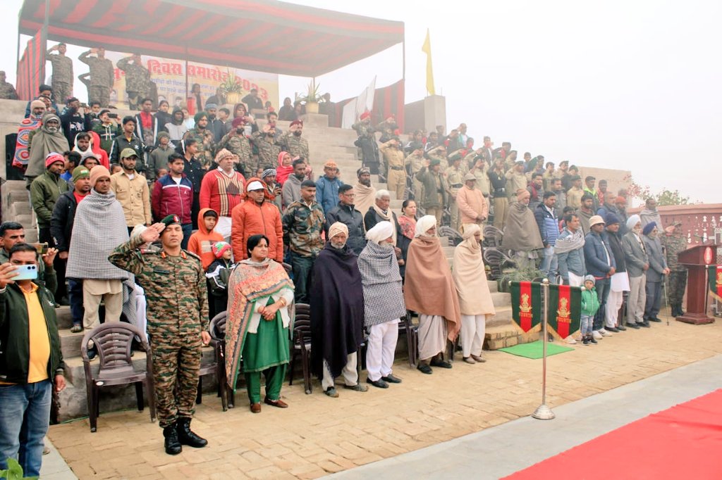 PRODefRjsthn's tweet photo. 52nd #NagiDay celebrated on 28th  Dec at #NagiWarMemorial
Solemn wreath laying ceremony attended by Serving personnel #AmoghDivision,Veterans &amp; hundreds of villagers from SriKaranpur &amp; Nagi 
Local villagers who had aided the #IndianArmy during #BattleOfNagi were also felicitated https://t.co/5kdsfiSXsY