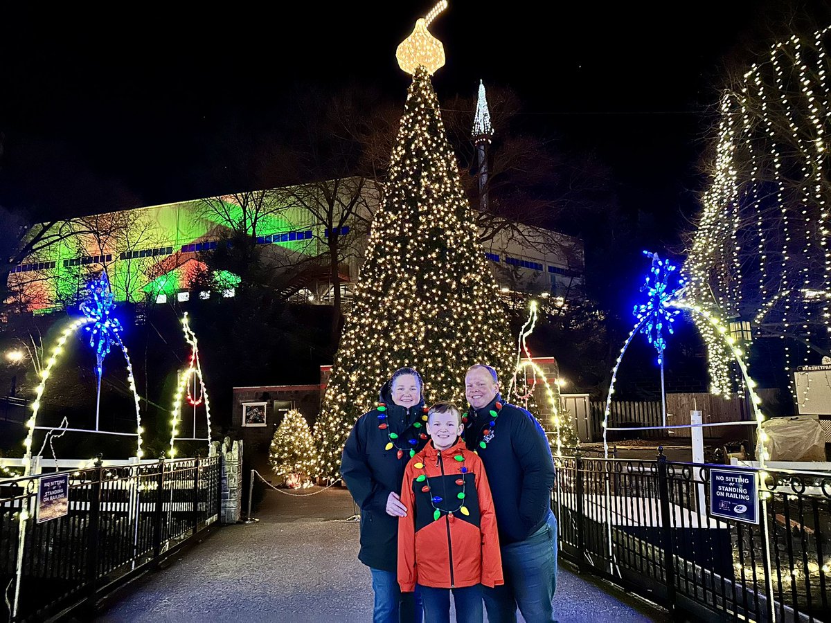 DonaherTerry's tweet photo. Tripp had other plans today, so we let Kane choose a special outing! We had a fantastic time exploring @Hersheypark Christmas Candylane and seeing all the festive lights! 🎄#hersheypark #hershey #candylane https://t.co/KGR1Dg8gwY