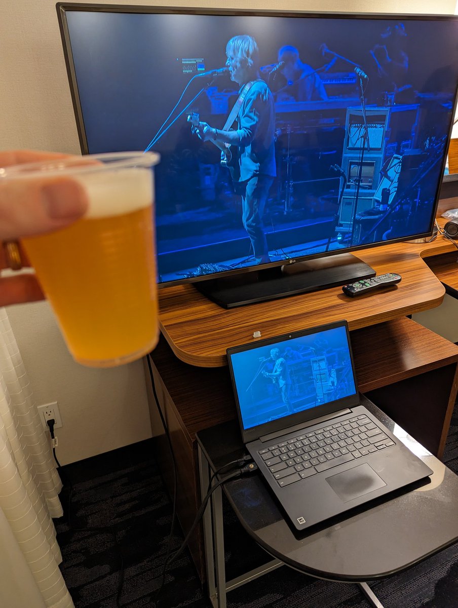 ASFreed's tweet photo. Amazing beverage!

#CraftBeer #CraftBottles #ProperGlassware #LunaApproved @badhopper @ManvsAle @RealBMaxwell @madrivertoaster @juggbigt @Just4BeerLovers @david_fuz @timmytckr @JonMontag @MartynMcIntosh @lMinglewoodl @SMem1971 @cellmavin @Fiocho @JohanBBT @amethyst_heels https://t.co/TrwAIZHr2f
