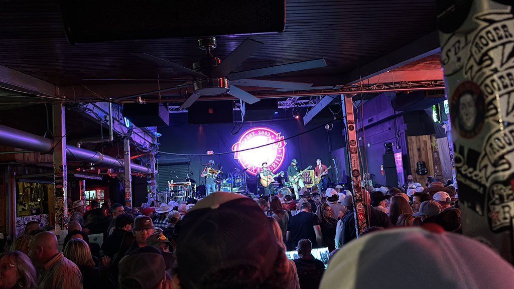 phillyshot's tweet photo. At @HanksTexas seen me a @RichOToole sticker hanging out  #hankslastfridaynight https://t.co/T5WzrFgNeN