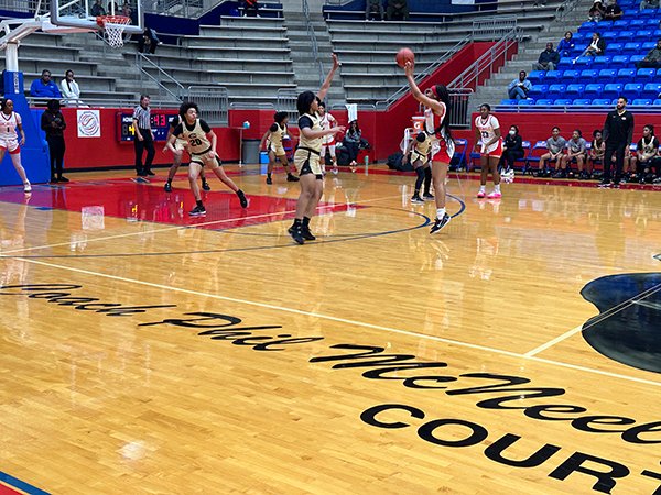 Day 2 is complete. Duncanville continues. See you tomorrow for Championship Day. Bracket &amp; Box Scores @ sandrameadowsclassic.com/bracket_2023.h…. #meadowsclassic #txhsbb #txhshoops #maxpreps #prepgirlhoops