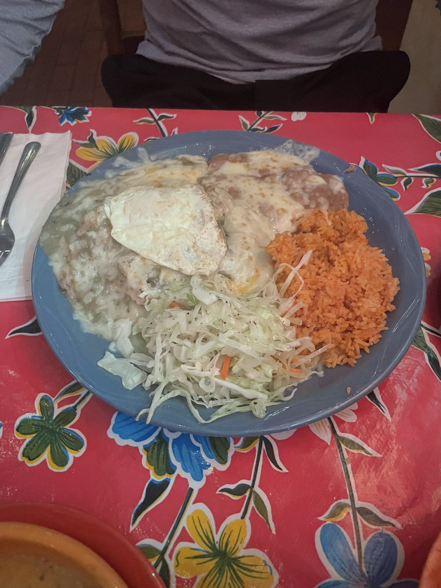 WACHoopsNation's tweet photo. The great @braidenbellpxp didn’t want to get his picture taken but I’m not shy. 

📍La Posta de Mesilla 

@WACeats_ https://t.co/5yggrzFqR6
