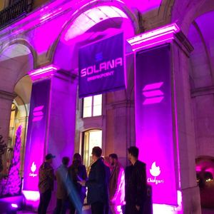 CryptoCru2808's tweet photo. Solana (SOL) Rallies Past $100, Continuing Torrid Month. https://t.co/ZMuvYObJaV