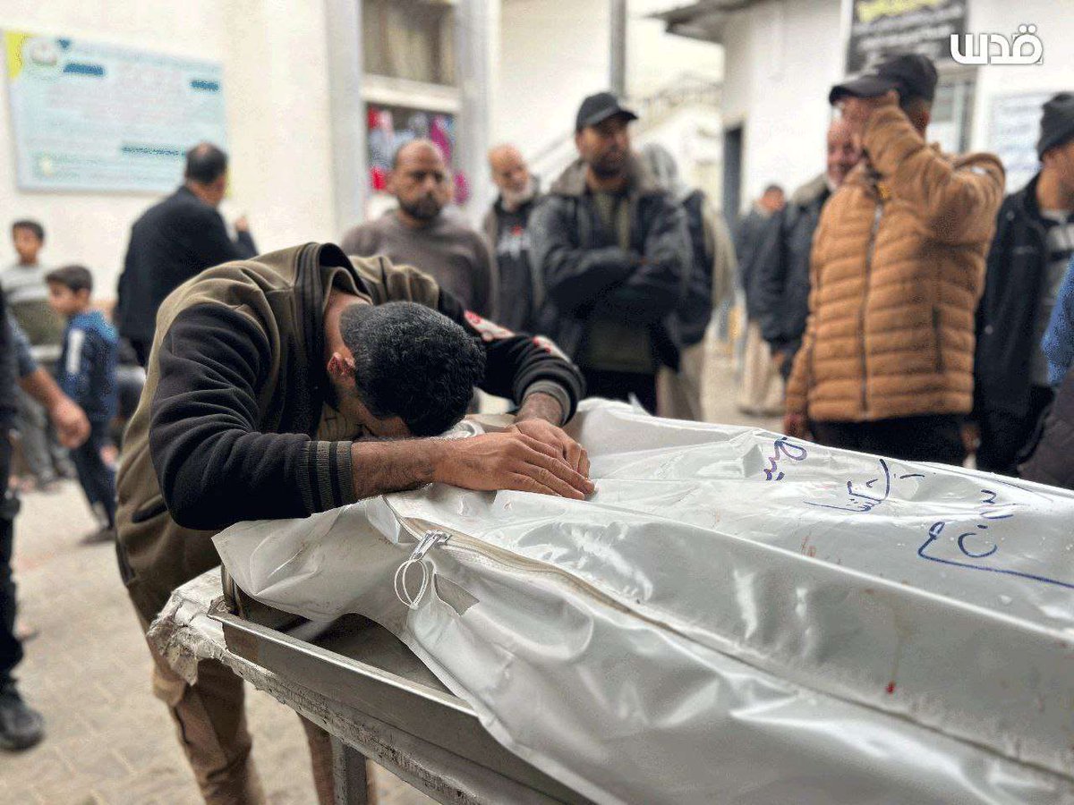 Gran decepción por el silencio y omisión de parlamentari@s, periodistas, rostros sionistas, y supuestos "defensores de DDHH" callados con la masacre de niños y niñas en Palestina. 
Entre el jueves y el viernes por la tarde, 187 palestinos -entre ellos niños- murieron y 312