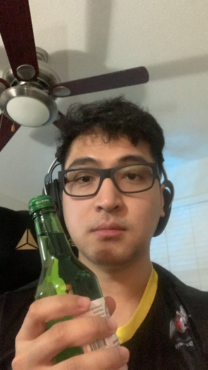 Dangg_Chris's tweet photo. LIVE with first Ever KICK Stream. Just finish last day of work, and now Iβm Jobless. Itβs time to Drink it off too. Come thru!! ππ» https://t.co/VdnL1uCw13 #Kickstarter #KickStreamer #KickStreamers #firstkickstream https://t.co/VK9K5XRGO5