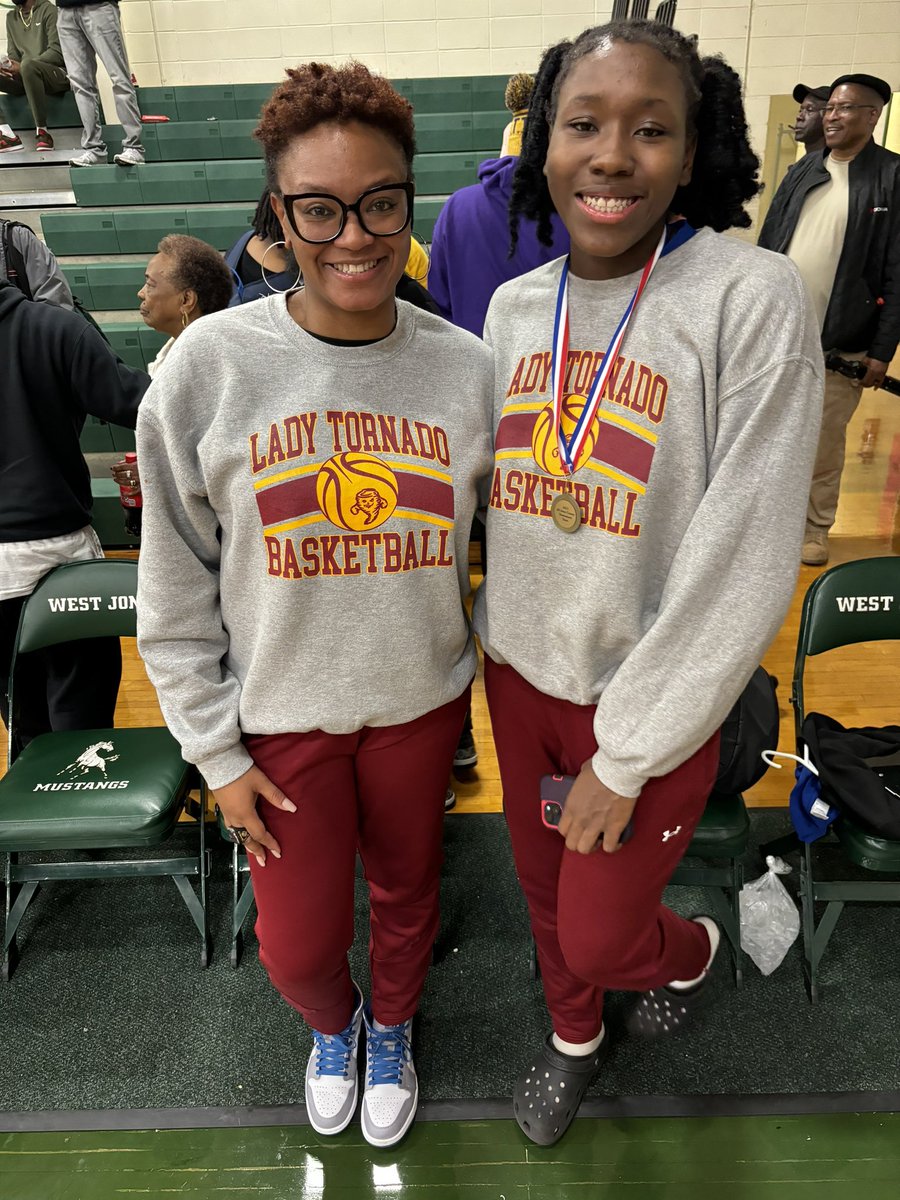 Kooky_J's tweet image. The walking double double! #KWalker #Girlballer