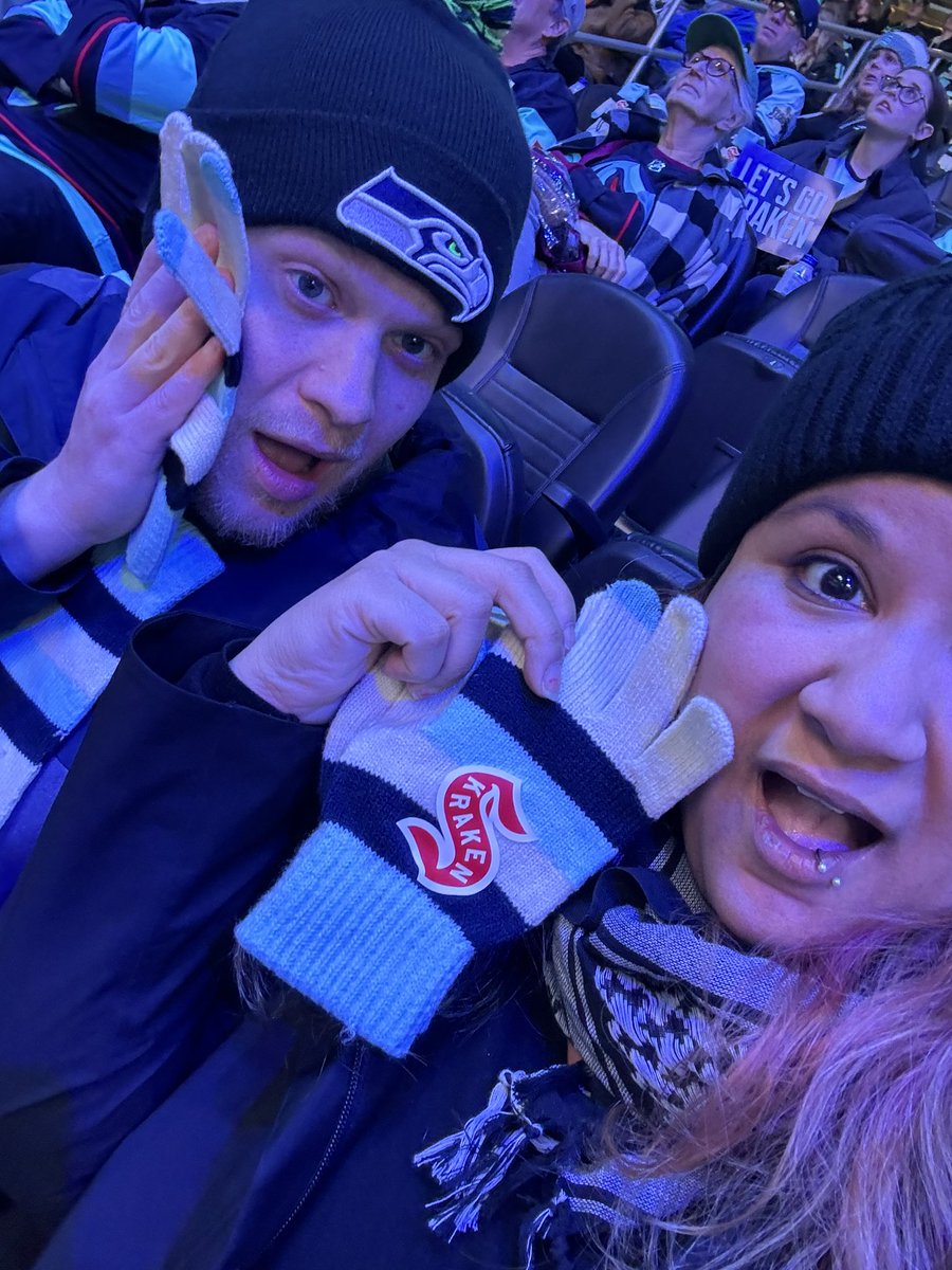 Moni_Mons's tweet photo. Thanks, @SeattleKraken #seakraken #morebuoyplease https://t.co/m6TbbJnHHC