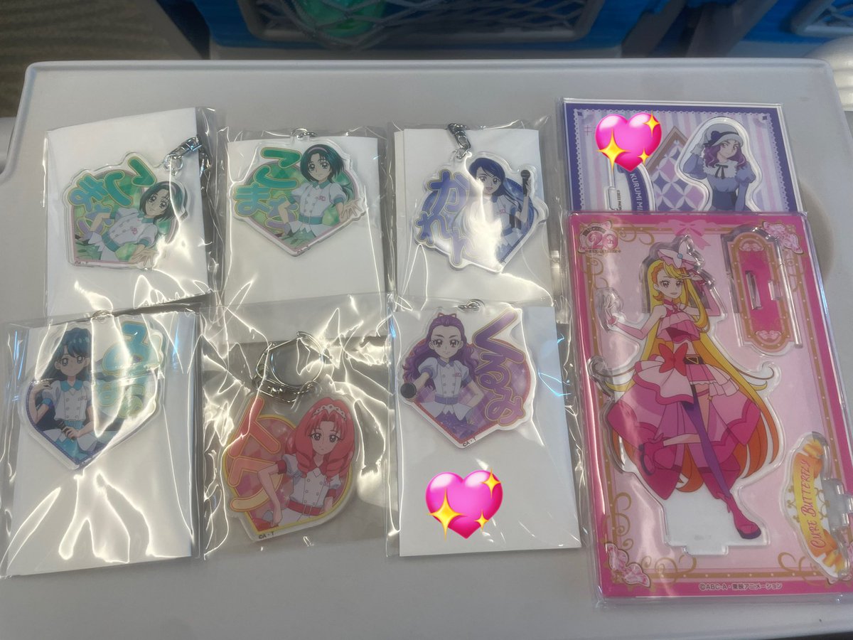 ako_Roselia_55's tweet photo. プリキュア  プリキュア展　特典　マルイ　ドンキ　マグネット　缶バッジ　交換　譲渡

譲　画像のもの
求　入場特典→集合後半
　　エポスカード→ブラック>>集合後半、ブロッサム、スカイ
　　缶バッジ→同種うらら
　　マグネット→ブラック>ブルーム

全て　定価譲渡可
本日会場手渡し>>郵送
→ https://t.co/3c5varxC4j