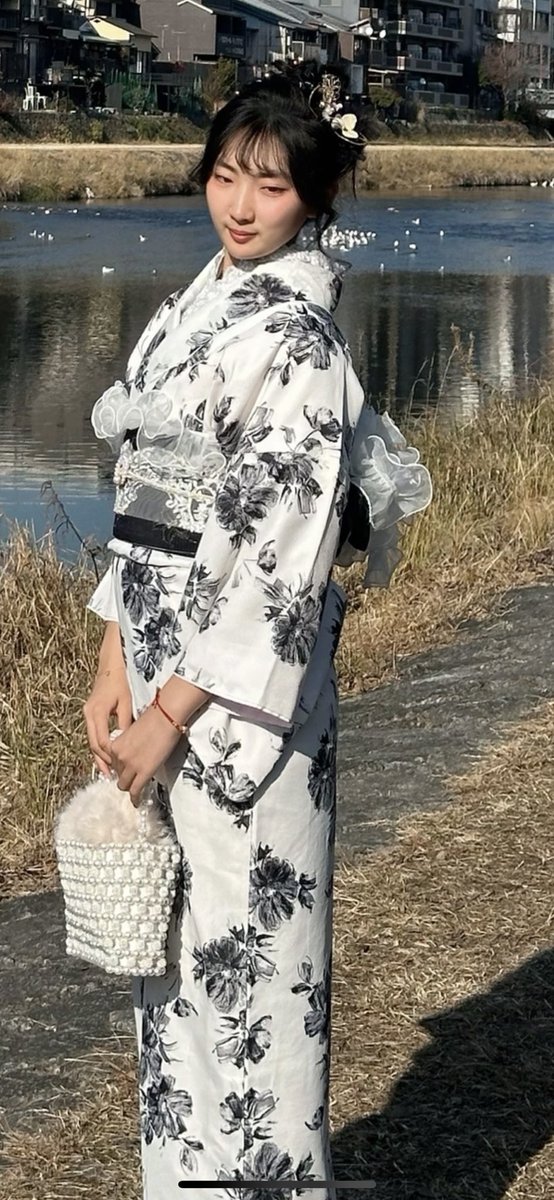 CTKATi1's tweet photo. 漂亮的中国女人 https://t.co/32mcPyjMU9