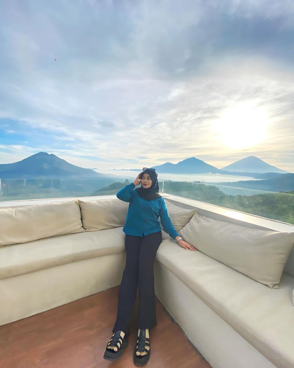 IndiSoniaa's tweet photo. Healing yu bareng aku ☺☺.
#bali #wanitaindonesia #SANGE_AAAAAAAAAA https://t.co/hY9jceySYg