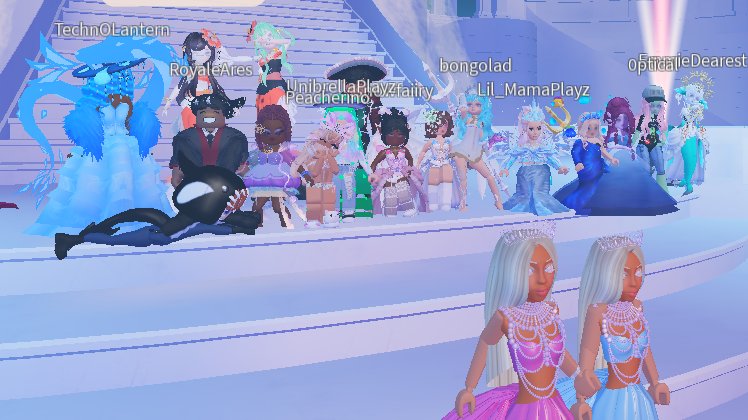 Alyssa_Plays04's tweet photo. More Pics from @MissValeriiee #MetVal 🫧✨ https://t.co/usUd5QyEUp