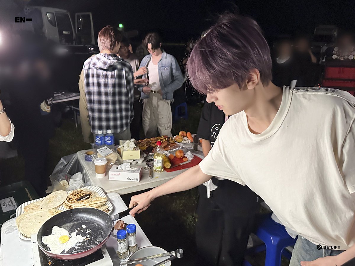 heeseung: **nagluto ng itlog**

me: HUSBAND MATERIAL ILY PAGSISILBIHAN KITA 🥺🥺🥺