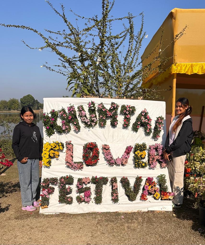 আৰু মাত্ৰ 4 ঘণ্টা তাৰ পাছতেই আৰম্ভ হব ফুলৰ সমাহাৰ।#flowerfestival #khumtai
