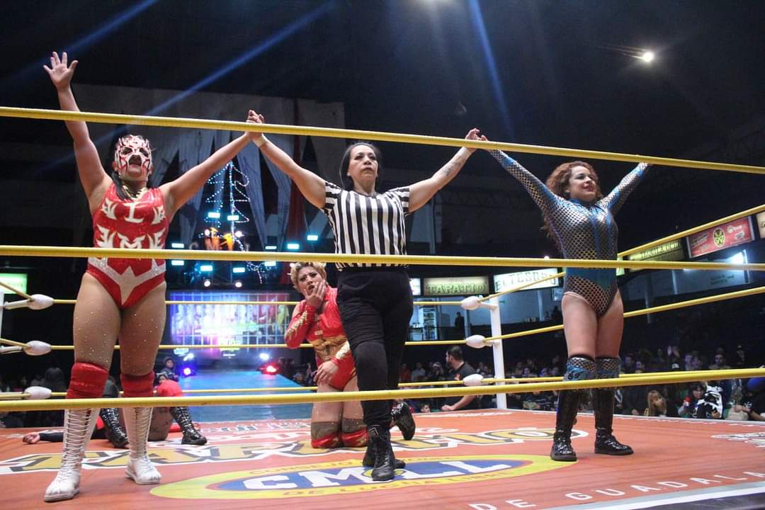 ArenaColiseoGDL's tweet photo. Estrellita Mágica y Lady Metal son las vencedoras de la segunda lucha femenil de este viernes.

🖥 Sigue la transmisión en Facebook y YouTube 

#arenacoliseogdl #luchalibre #cmll #luchador #martesdeglamourcmll https://t.co/ZtDwAW3HYH