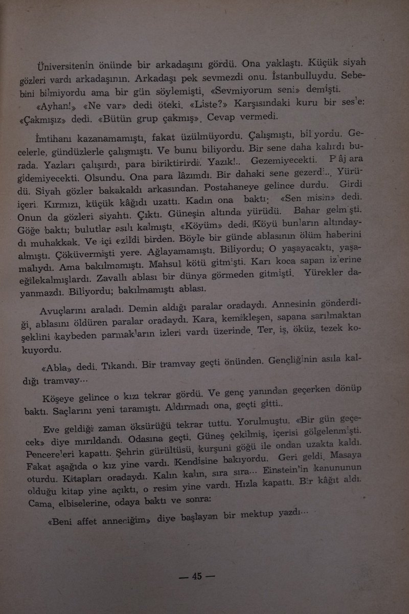 Küçük bir yeni yıl hediyesi: Cüneyt Arkın'dan bir öykü. Bu neşriyatta Cüneyt Arkın'ın yakın arkadaşı Yılmaz Büyükerşen'in karikatürleri de var. O da başka posta:) . Eskişehir Yüksek Talebe Derneği/ 1956/ Neşriyat No.1