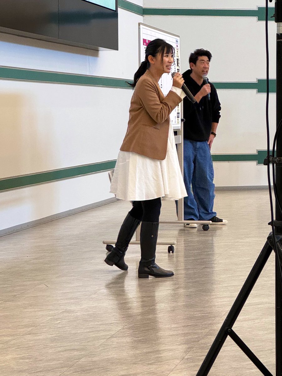 okamasumin's tweet photo. 昨日の東京大賞典！デイ！

#オフトひたちなか さんで、
#原口あきまさ　さんと
予想イベントをさ���ていただきました！
原口さんのものまねショーも楽しかったぁ！
みなさま、よいお年を！！ https://t.co/2V8iFBy4ci