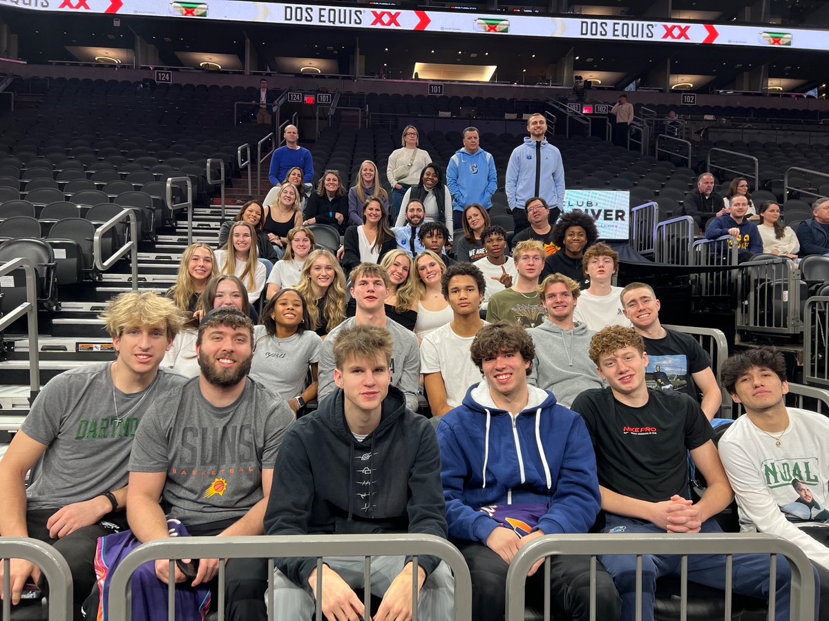 CoachDAkin's tweet photo. FAMILY https://t.co/Sgi0Fx41KM
