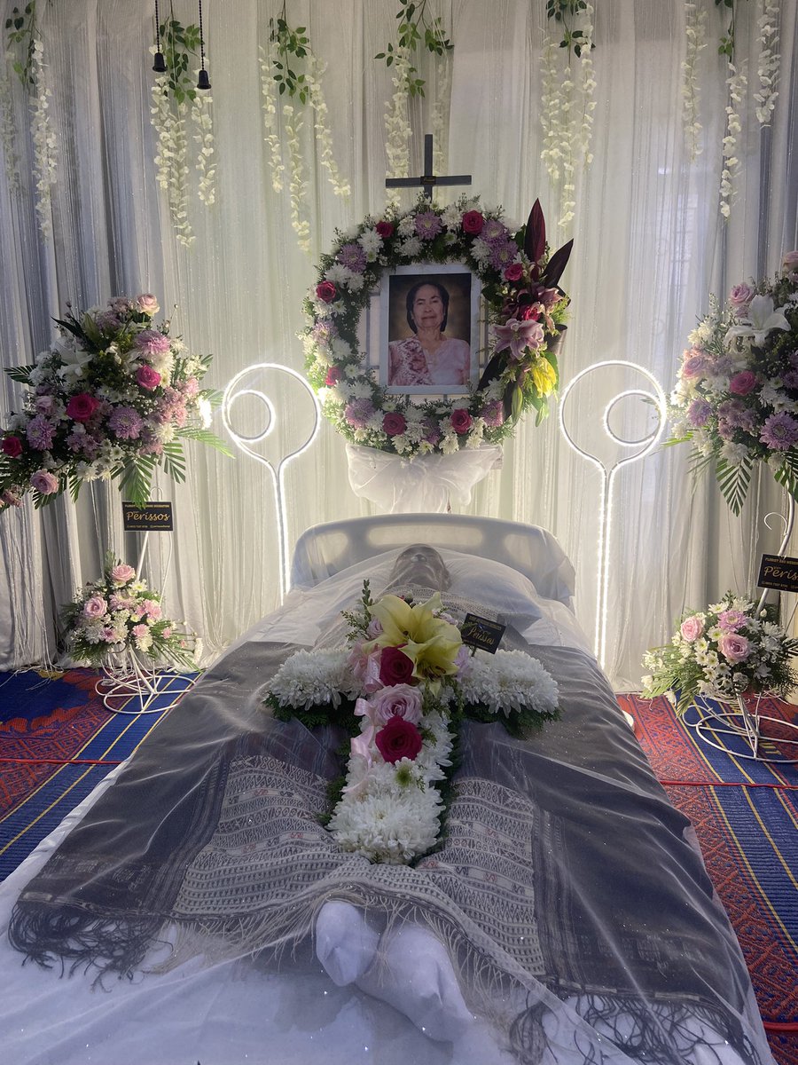 teresianturi_'s tweet photo. Di penghujung tahun 2023 ini, aku mau bilang terimakasih banyak telah merawat dan menjaga kami, telah menjadi pengganti Ibu yg baik bagi kami. Tenanglah bersama Bapa di surga opungku sayang 🤍🤍🤍
17 Agustus 1935-17 Desember 2023 https://t.co/I5oDAPuAO3