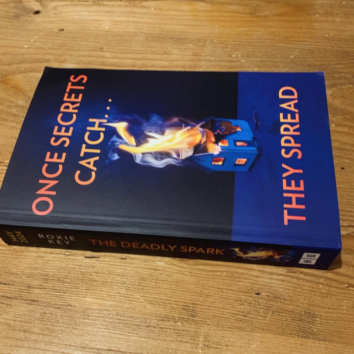 Exciting #bookpost from the crazy talented @RoxieAdelleKey - #thedeadlyspark is going to burn your socks off in 2024! #amreading @maddalenacav @HQstories