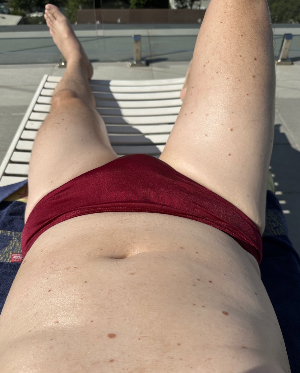 ChrisPa1407's tweet photo. #speedos #Aussiebum feel free to say hi. https://t.co/Af8L7DDbkl