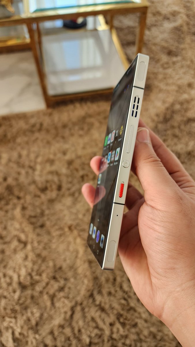 bull_bnb's tweet photo. One of the best-looking and performance driven devices.
#REDMAGIC9Pro https://t.co/xsjPm6xtKk
