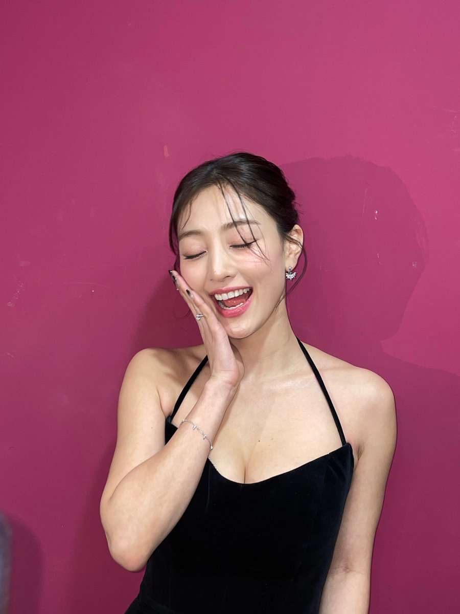 jihyo tweet media