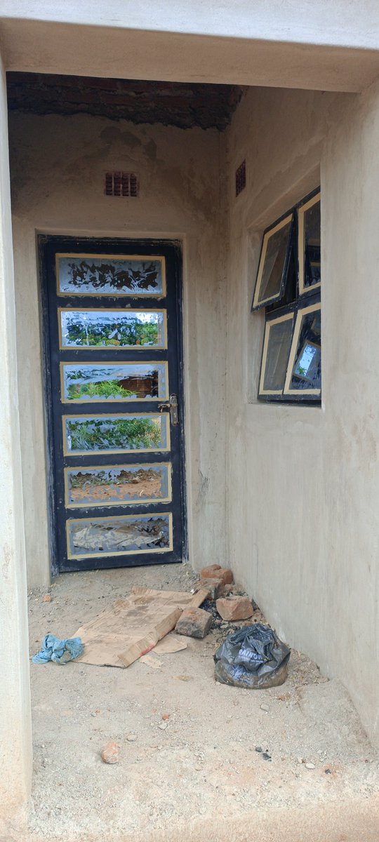 KachepaAndrew's tweet photo. Guys town yandibvuta ndayambapo hustle yina support me we do;-
Supply glass and fittings
Welding window and door frames,gates and many more
Aluminium doors n accessories https://t.co/5YuHailUrd
