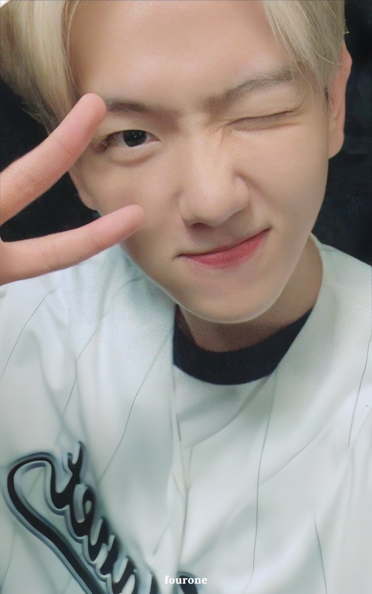 큐티/백현이 tweet media