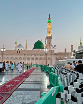 Uvaish_786's tweet photo. 🌹#Assalamu__Alaikum____🌹
जो चमक मदीने के दिल कश नज़ारों में है.
बेजुबान पत्थरों को भी बख्श दी ज़बान,
इतनी ताक़त सिर्फ मेरे नबी(ﷺ )के इशारों में है...।।
#Masha_Allah #Subhan_Allah 🌹🥀👉#Uvaish_idrisi https://t.co/kja1bw1fEu