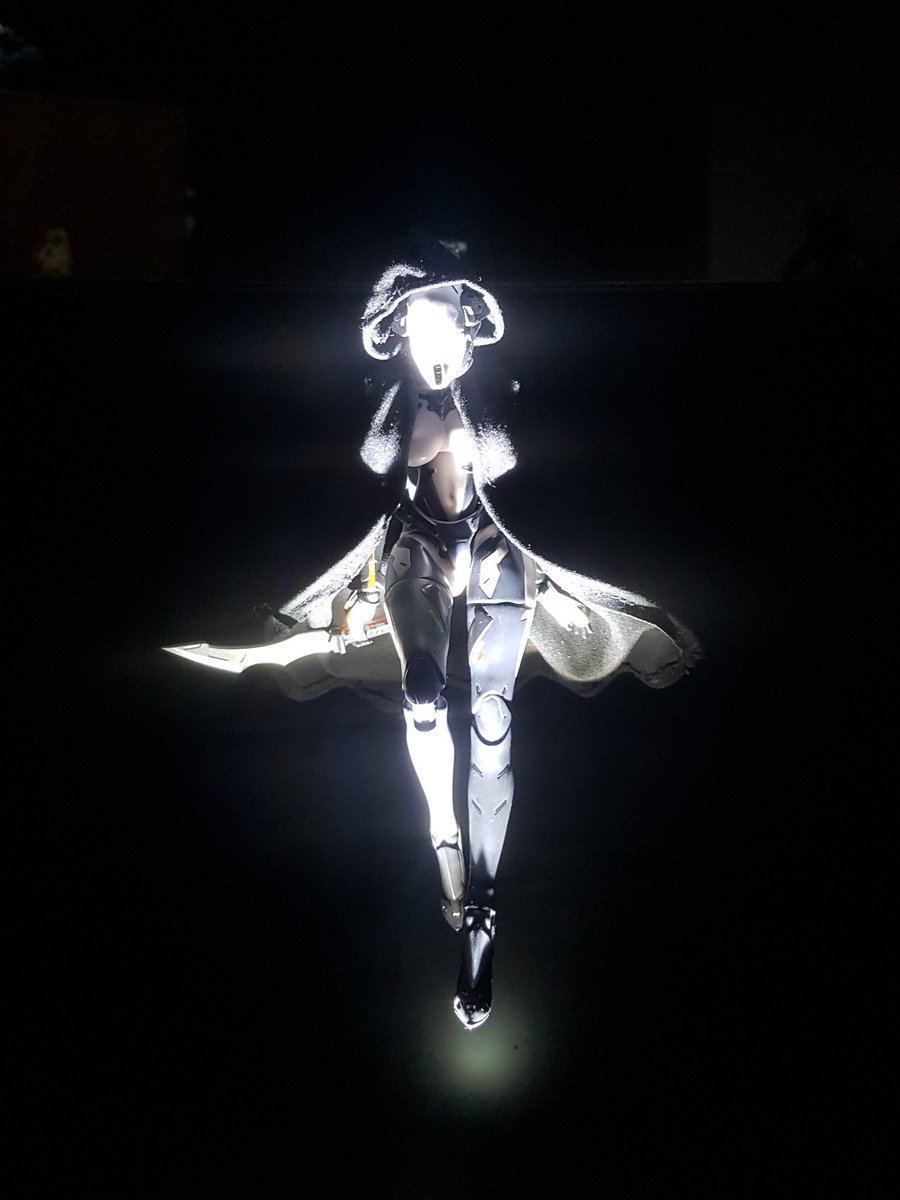 TheLocalBard's tweet image. Good news: the Assassin has located her target.

#SnailShellStudio #SnailShellAssassin #Assassin #Cloak #ToyPhotography @wozhike