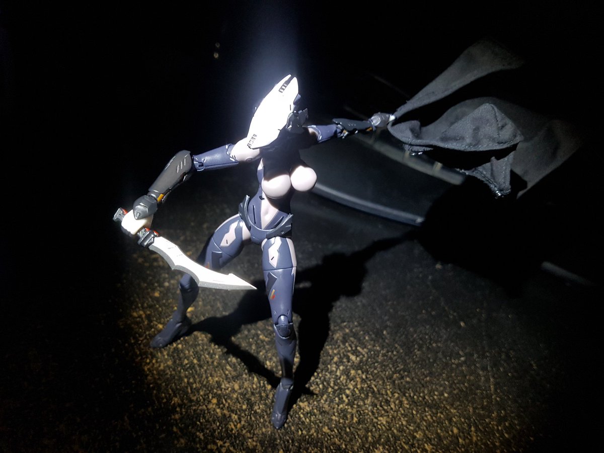 TheLocalBard's tweet image. Bad news: you&apos;re her target.

#SnailShellStudio #SnailShellAssassin #Assassin #Cloak #ToyPhotography @wozhike