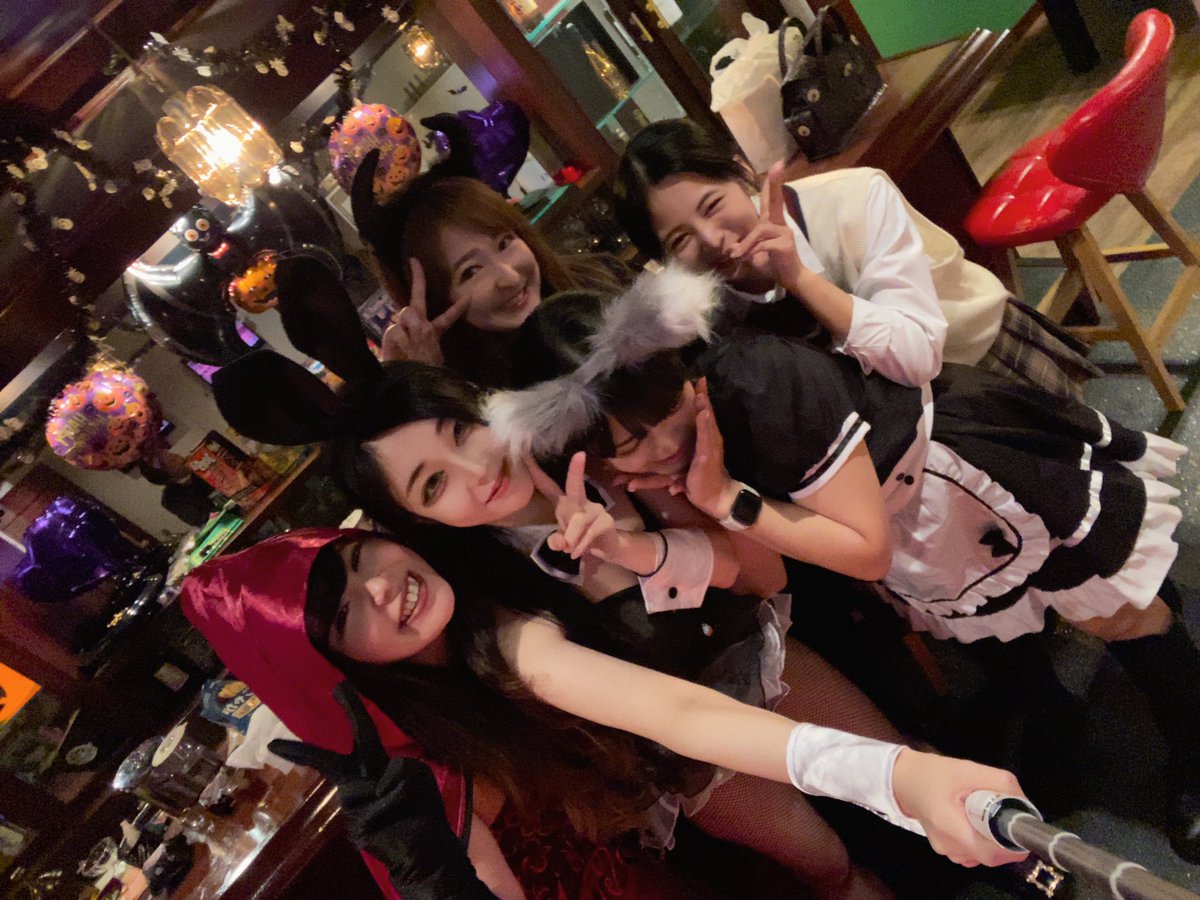 私の今年のハロウィン🐰💜✨
バニガしたぞい！💪✨
お店のHPにも載ったのでこっちにも〜
年末最後の追い込み、最終日なのでよければどなたか応援しに来てください💪✨
20時からいます🙌

🤍SNACK 24🤍
snack24nishi.com

#スナック #神戸三宮 #バニーガール #カラオケ #お酒 #忘年会