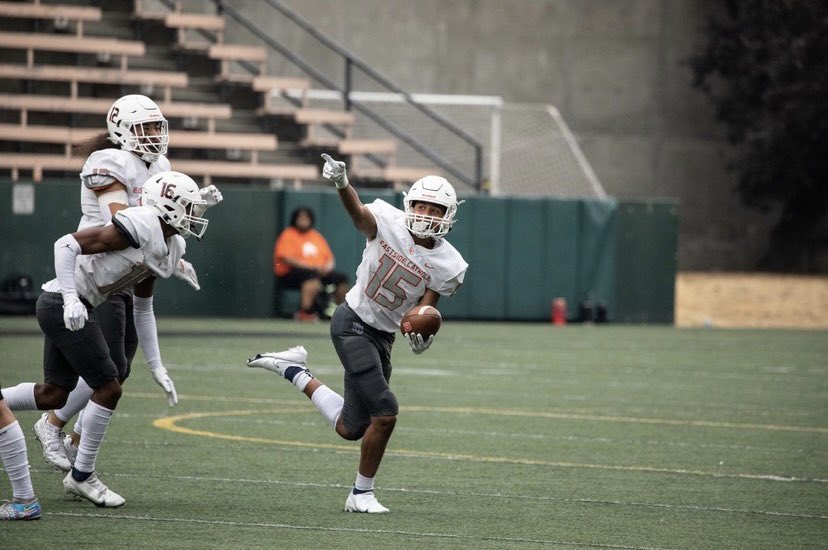 #3 Uncommitted DB is..
<a href="/KaydenGreene2/">Kayden Greene</a> 

A fluid runner with length and a lot of range ability🔥 Tracks the ball well 👏

6’2 175✅ Ability to come down and make tackles, AND does not get over the top of the ball carrier 👀🤘Huge upside safety 🏈